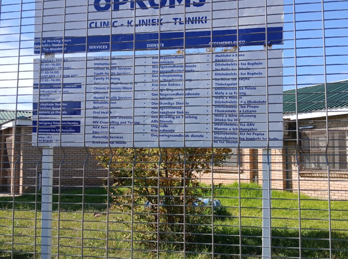 The Opkoms Clinic in Heidedal has been without electricity for three days now. Photo - Lerato Mutlanyane