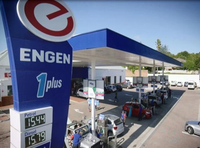 Good news for SA as fuel prices is set to fall again this week.